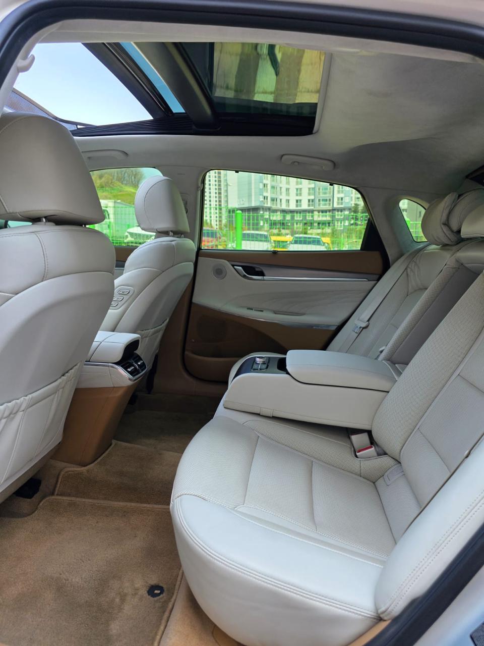 هيونداي - أزيرا - Image 17